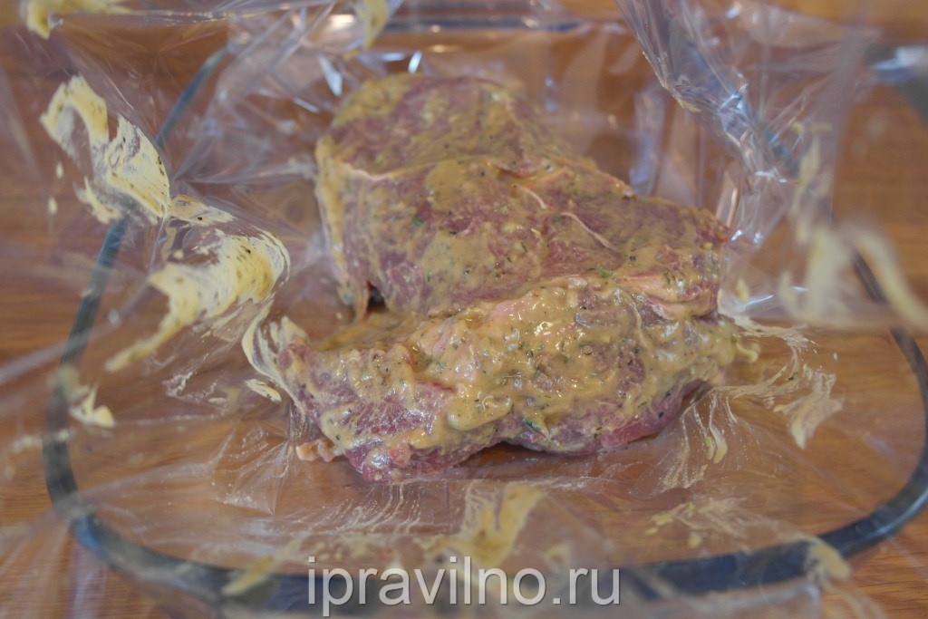 Beef klodder gekookt   mosterdsaus   doe het vlees in een zak (huls) om te bakken