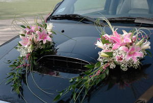 Автомобиль Жениха и Жениха должен вызывать эмоции с самого начала церемонии, поэтому Жених и невеста часто ищут оригинальные и уникальные дизайны